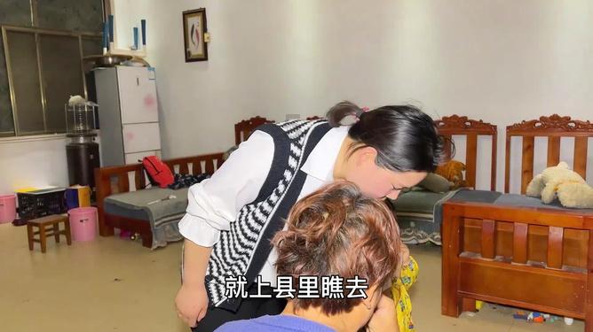 小仓鼠吃瓜子